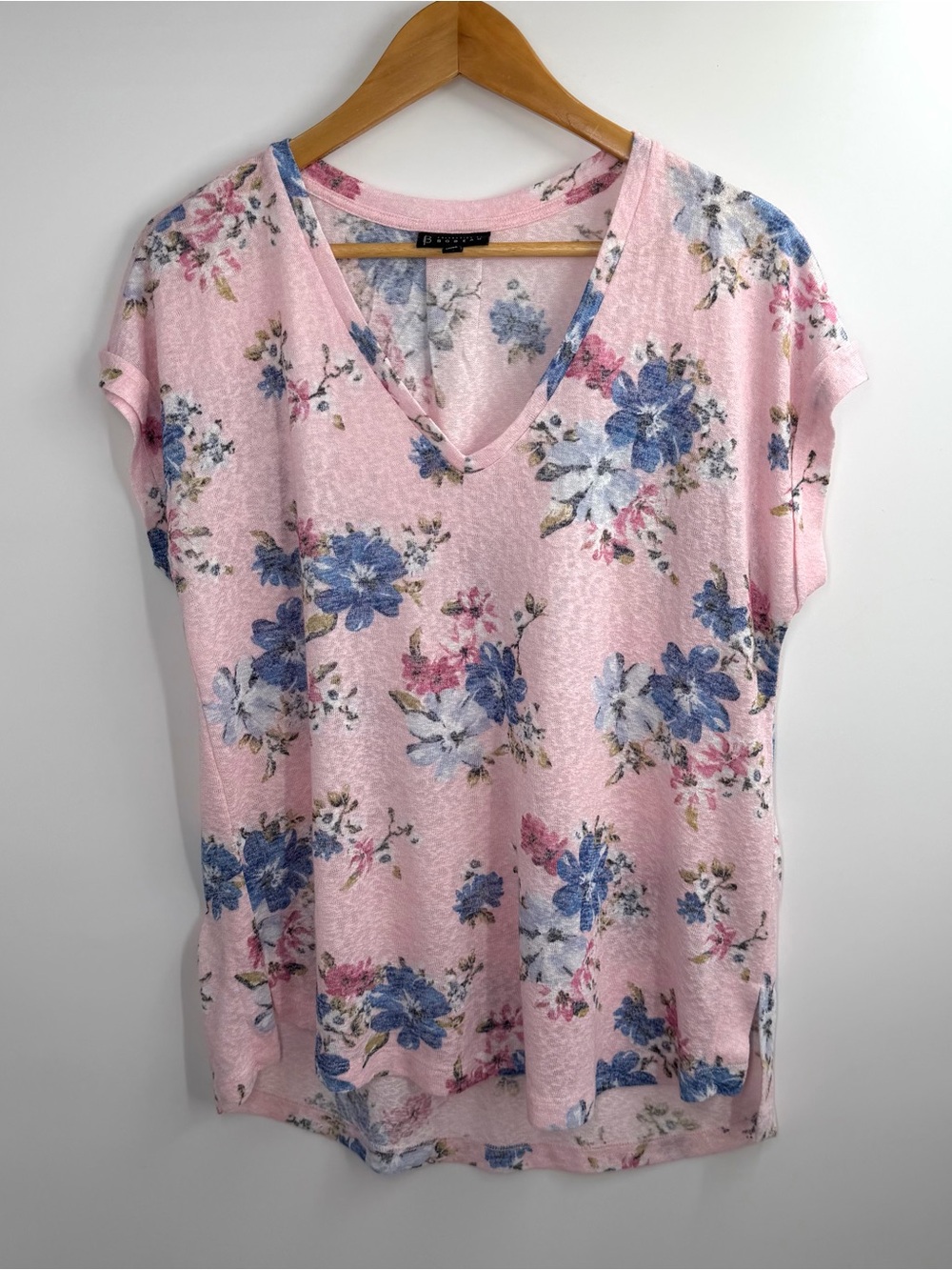 Bobeau Cottagecore Floral Pink Blue V-neck Top in size Large